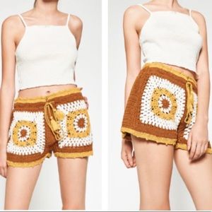 Zara Med Crochet Shorts